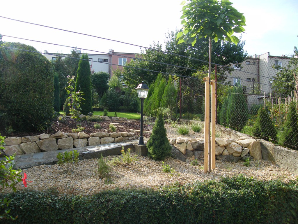 rekonstrukce zahrady ve svahu v Kroměříži
